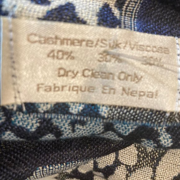 Rapti Fashion Animal Print Silk and Cashmere Scarf - Picture 5 of 5